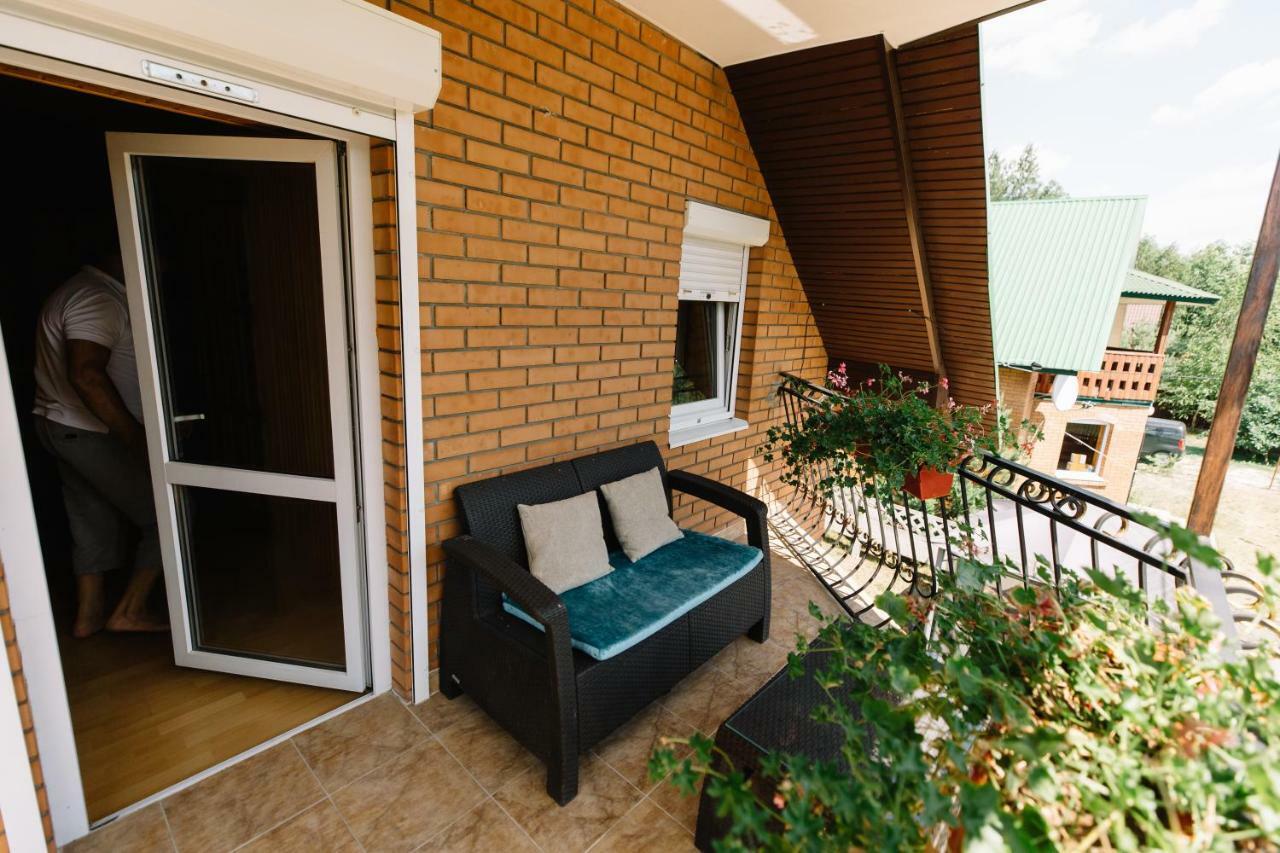 Апартаменты Sonyachni Bungalo Melniki  Экстерьер фото